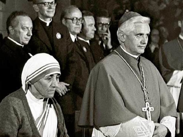 1978 beim Katholikentag im Freiburger ...nger, dem heutigen Papst Benedikt XVI.  | Foto: dpa