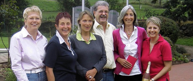 Die Siegerinnen und der Sponsor des 7....gon Karle, Linda Diesslin, A. Schnepf.  | Foto: Privat