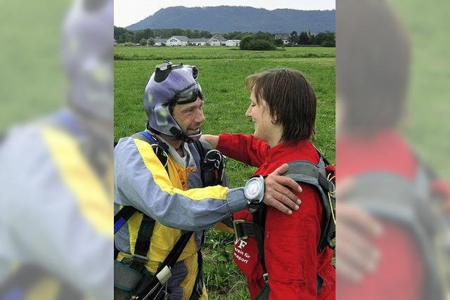 Fallschirmspringen: Tandemsprung als Einstiegsdroge