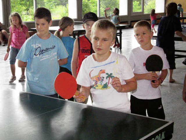 Mit Konzentration und Spa bei der Sac...rienspielaktion beim Tischtennisclub.   | Foto: Hge