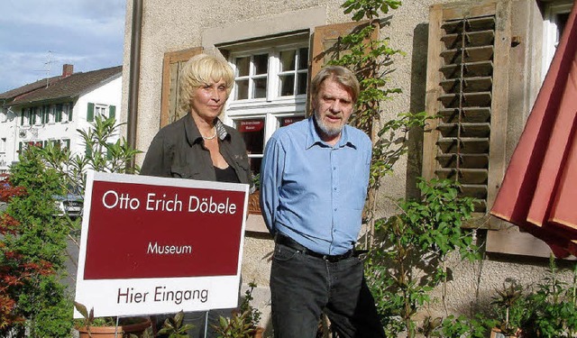 Monika Dbele-Brandenstein und Holger ... langfristig renoviert werden sollen.   | Foto: Roswitha Frey