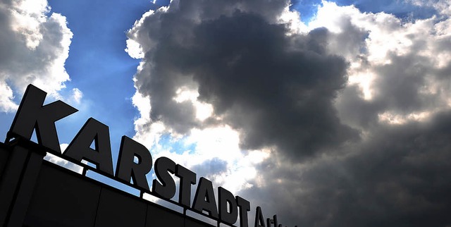 ber Karstadt  drohen noch immer dunkle Wolken.   | Foto: dpa