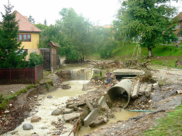 Schwere berschwemmungen in Lokod   | Foto: privat