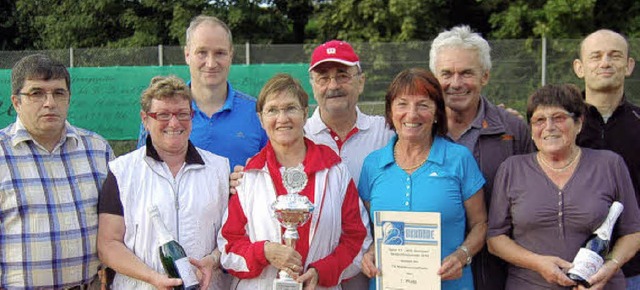 Sieger TC Niederschopfheim: (von links...arlies Sommer, Sportwart Rolf Hauser.   | Foto: bz