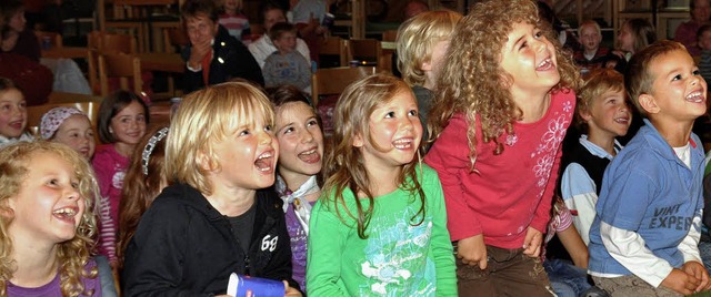 Die Kinder lachten ausgelassen ber und mit Pfiffikus.   | Foto: Stefan Pichler