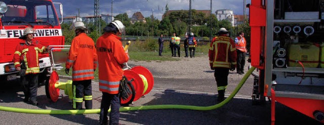 Nacharbeiten musste die Feuerwehr gest...l nach der Havarie im Rangierbahnhof.   | Foto: senf