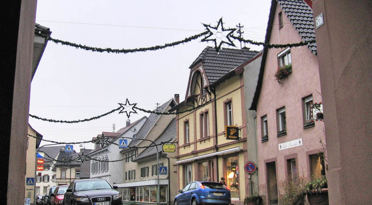 Fr Licht in der Stadt sorgt  weiterhi...issinger &#8211; auch an Weihnachten.   | Foto: Markus Maier