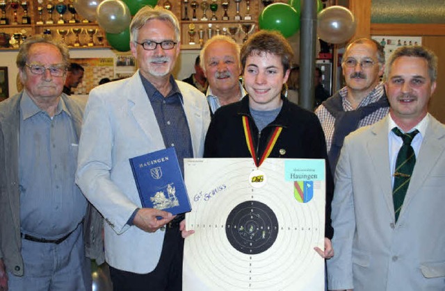 Ehrung fr Deutschen Meister: Michael ...lmut Becker (von links) gratulierten.   | Foto: Thomas Loisl Mink