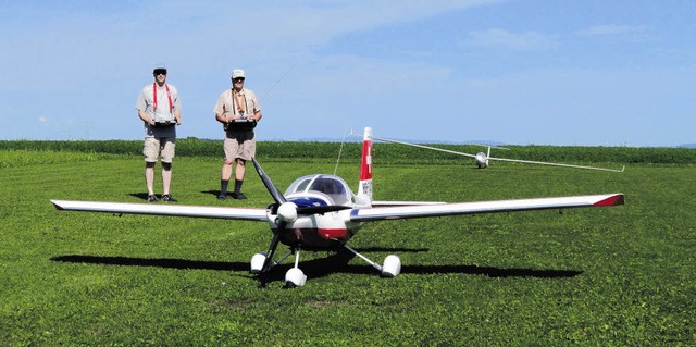 Flugplatz Waldshut-Hungerberg: Bereit ...d Motorschlepper-Pilot Felix Knecht.    | Foto: Herbst