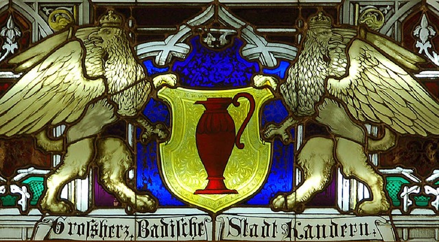 Das stattliche Wappen mit der Bezeichn... Sitzungssaal des Kanderner Rathauses.  | Foto: Markus Maier