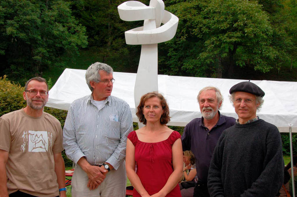 Sie schufen die Kunst an den Straen Sthlingens (von links): Gerhard Schwarz, Vincezo Baviera, Anja Oschwald, Hans Russenberger (seine Arbeit wurde bereits im Mai eingeweiht) und Peter Klein.