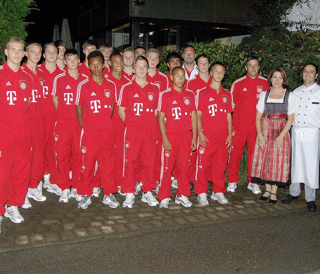 Vor dem Spiel gegen den SC Freiburg ma...r Hirschen-Stube in Buchholz Station.   | Foto: Christian Ringwald