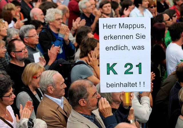 Der Protest gegen Stuttgart 21 geht weiter.  | Foto: dpa