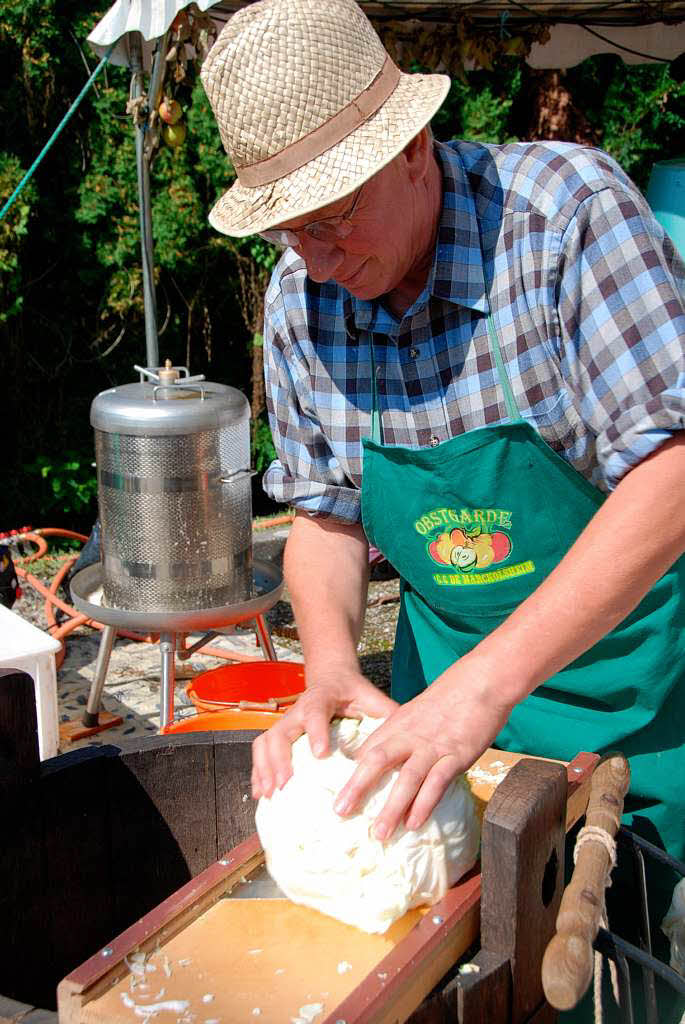 Beim "Obstgarde"-Verein zeigte dieser Krautschneider sein Handwerk.