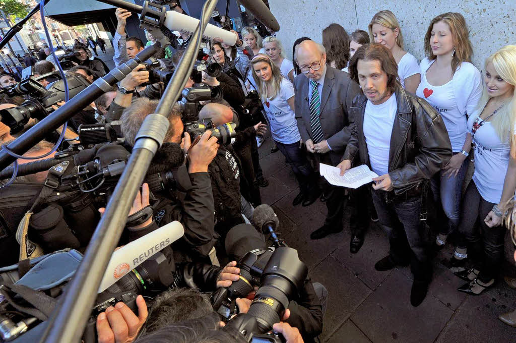 Der peinlich Auftritt von Oliver Pocher vor dem Landgericht Mannheim Der peinlich Auftritt von Oliver Pocher vor dem Landgericht Mannheim