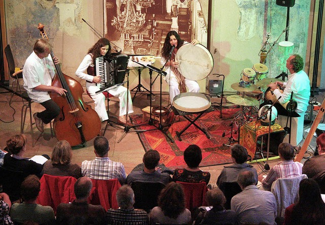 Odelia Silbermann (zweite von rechts) mit ihrer Band.  | Foto: Sandra DEcoux-Kone