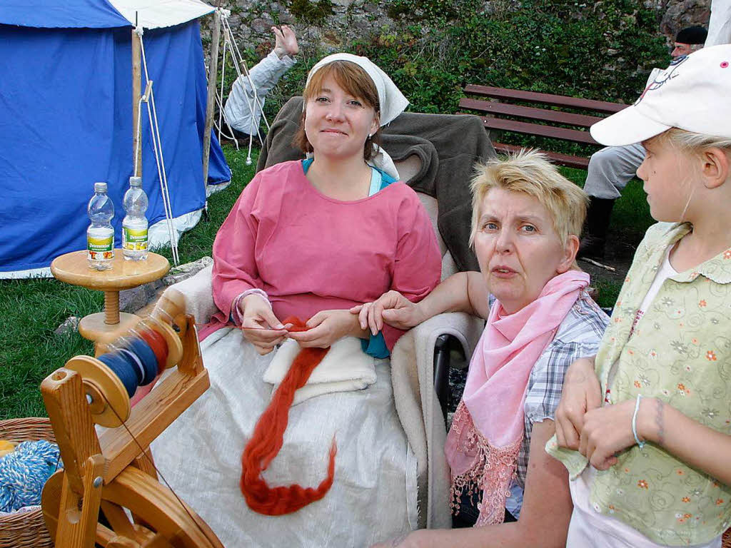 Buntes Treiben beim Burgfest auf der Hohengeroldseck Buntes Treiben beim Burgfest auf der Hohengeroldseck