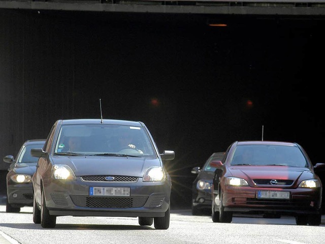 Autos verlassen den Schtzenalleetunne...as ndern. Aber wird er jemals kommen?  | Foto: Ingo Schneider