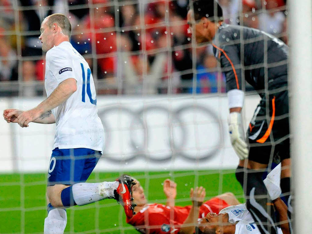 Rooney dreht nach seinem Tor ab.