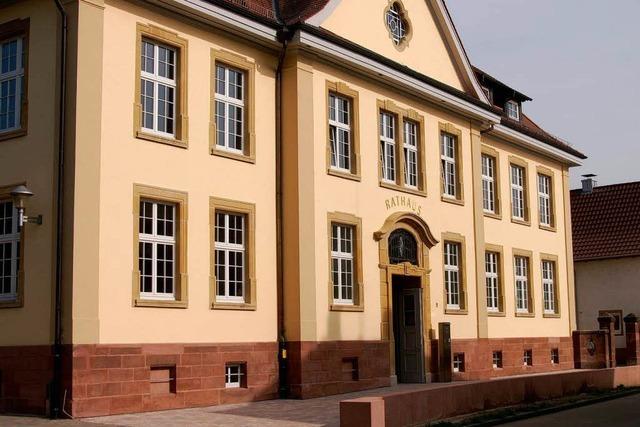 Wyhl weiht neues Rathaus in alter Schule ein