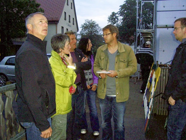 Wei, blau oder gelb? Intensiv beriete...ich auf einen abricofarbenen Anstrich.  | Foto: Karla Scherer