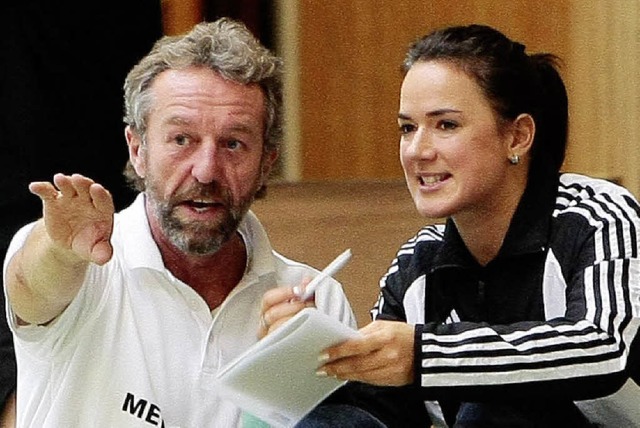Rollentausch: Fritz Scheuer ist Teammanager, Tanja Scheuer Trainerin.   | Foto: yf(a)