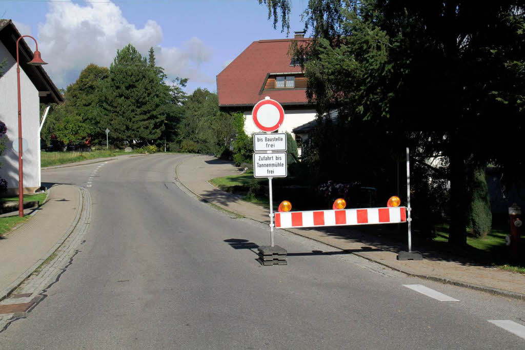 Bereits in Birkendorf wurde der Durchgangsverkehr weiträumig umgeleitet Bereits in Birkendorf wurde der Durchgangsverkehr weiträumig umgeleitet