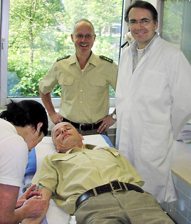 Polizeidirektor Metzger und Obermedizi... Bereitschaftspolizeidirektion  Lahr.   | Foto: bereitschaftspolizei