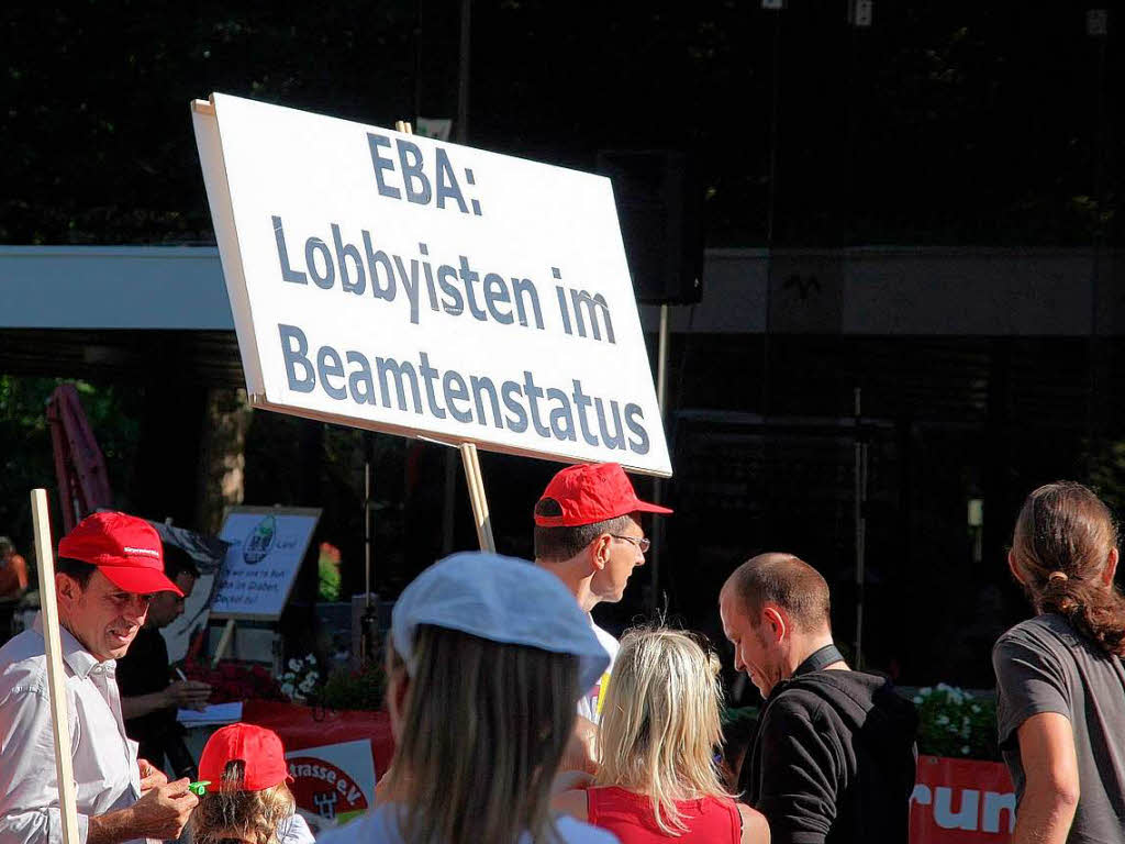 Gesprche und Protest: Bahnchef Rdiger Grube besucht Bad Krozingen