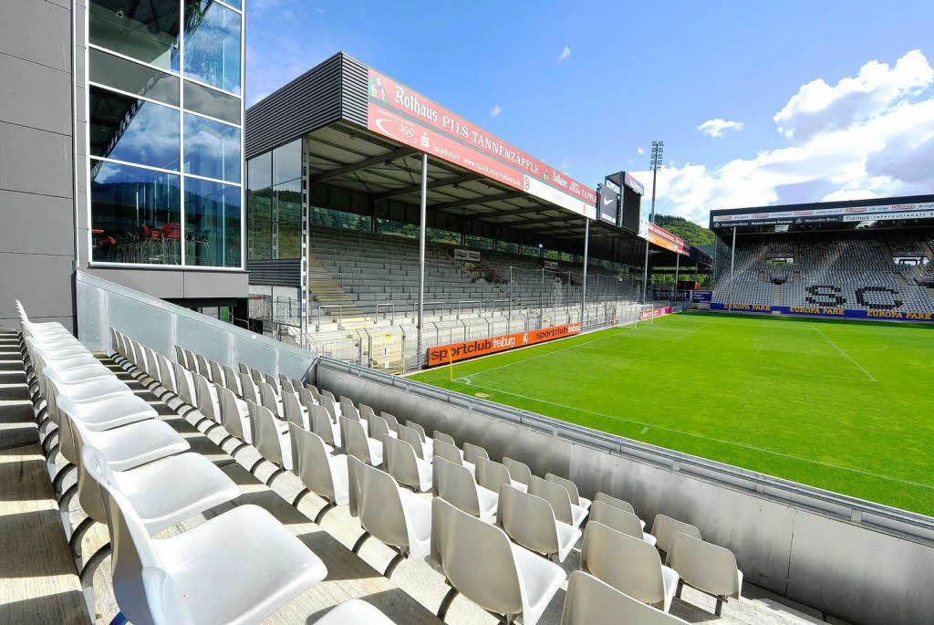 Freiburg und das Mage-Solar-Stadion. Schmuckkstchen, aber viel zu klein. Gute Ausrede, warum der SC nie Meister wird.