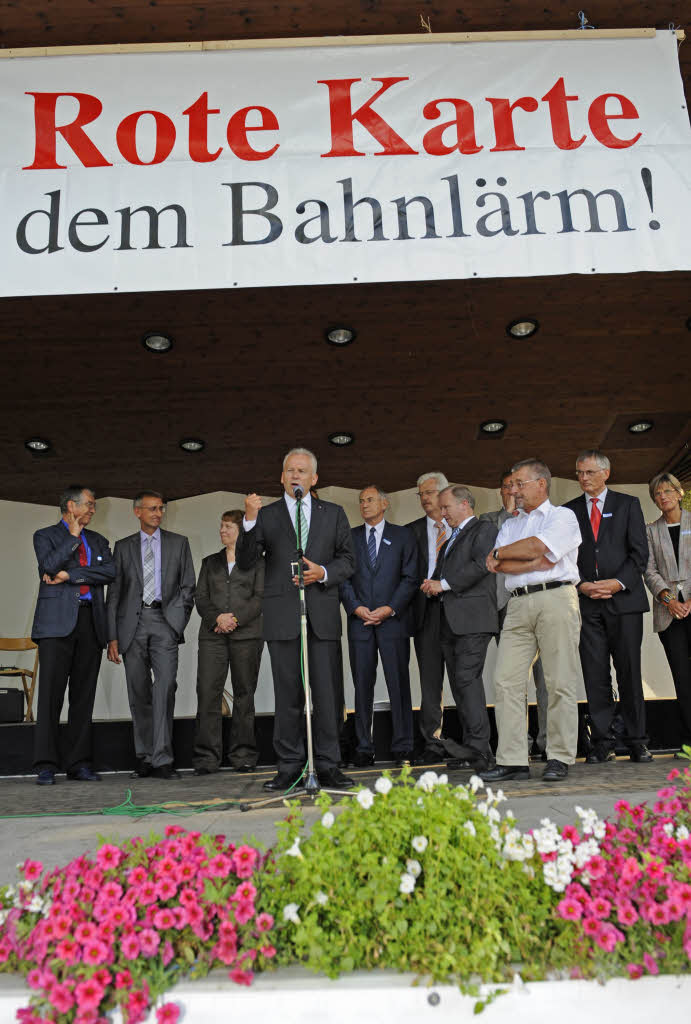 Gesprche und Protest: Bahnchef Rdiger Grube besucht Bad Krozingen