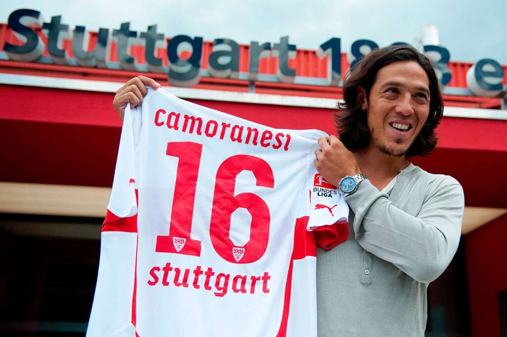 Noch nicht umstritten: Der Italiener Mauro Camoranesi, Neuzugang beim VfB, macht knftig Werbung  in eigener Sache – als Stuttgart 16.