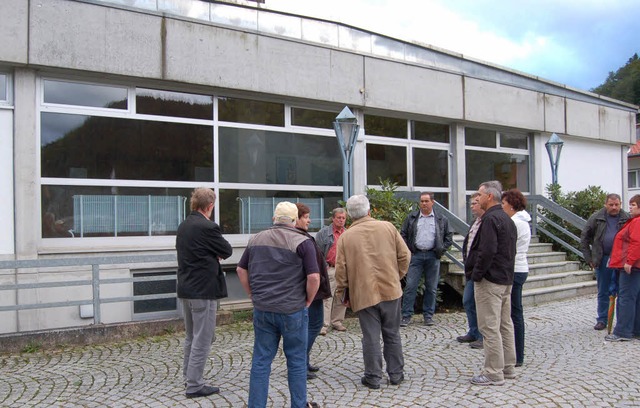 SPD-Kommunalpolitiker informierten sic...Anliegen im grten Zeller Stadtteil.   | Foto: Paul Berger