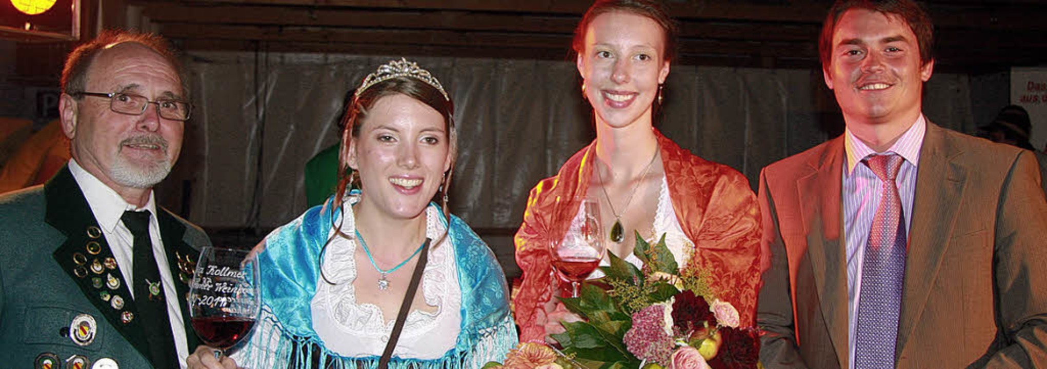 Feierliche Proklamation der neuen Wein...ützenmeister Rudi Herzog (von rechts).  | Foto: Sandra Decoux-Kone