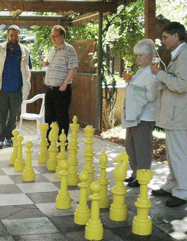Zu Gast in Laufenburg: das  Ehepaar Da...es Schachclubs (von rechts nach links)  | Foto: Privat