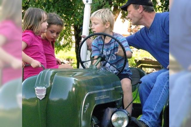 Abschlussfest mit Traktorfahren und anderem