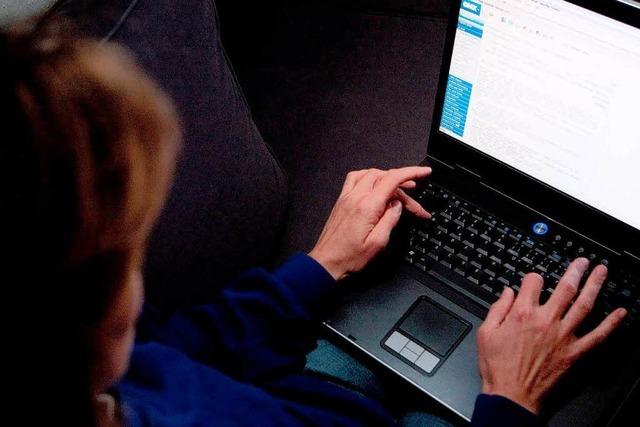 Bildschirme von PC und Notebook stren den Schlaf