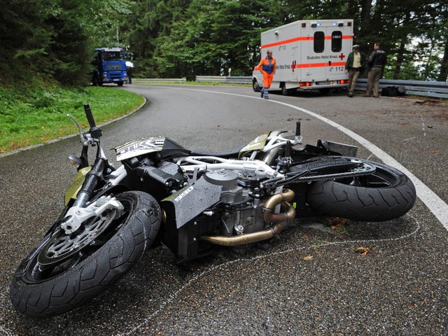 Das Motorrad nach dem Unfall.  | Foto: Patrick Seeger