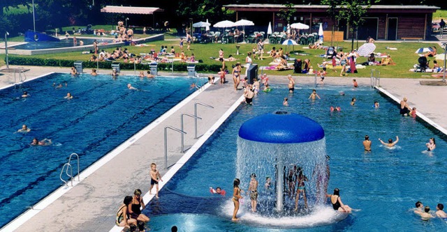 Beliebt: das Oberkircher Schwimmbad  | Foto: stadt