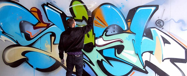 Graffiti-Knstler &#8222;Smash&#8220; ...ien, dem Rotary-Club und den Knstlern  | Foto: Johanna Schell