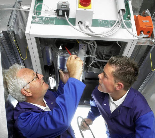 Anlagenmechaniker kmmern sich auch um Klimaanlagen und Heizungen.   | Foto: dpa