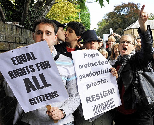 Kritiker (hier Freitag in London) halt...t langem der Kirchenfhrung angehrt.   | Foto: AFP