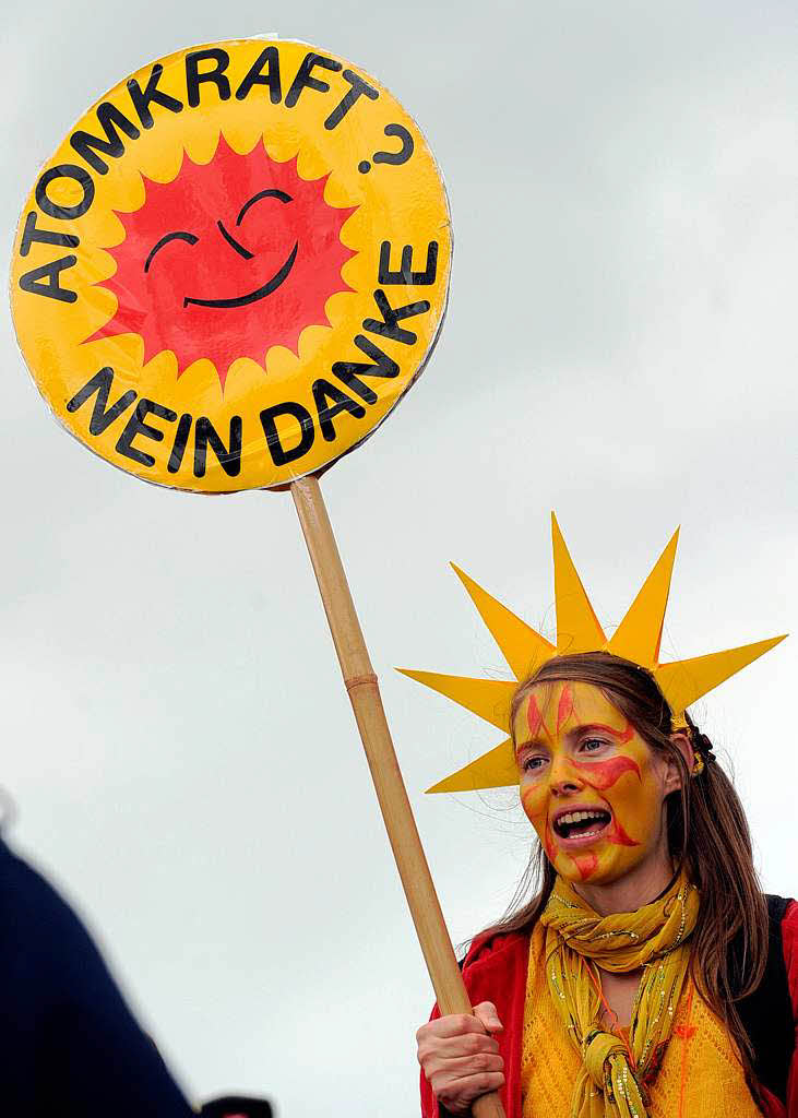 Lebt die Demo-Kultur der 80er Jahre wieder auf? Schwarz und Gelb dominierten die Anti-Atom-Demonstration in Berlin Lebt die Demo-Kultur der 80er Jahre wieder auf? Schwarz und Gelb dominierten die Anti-Atom-Demonstration in Berlin