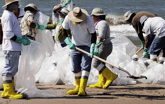 Strandreinigung in Louisiana   | Foto: dpa