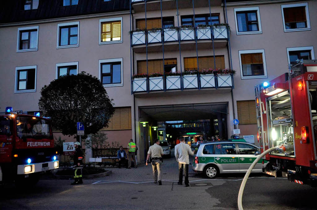 Der Einsatz der Rettungskrfte am St. Elisabethen-Krankenhaus in Lrrach