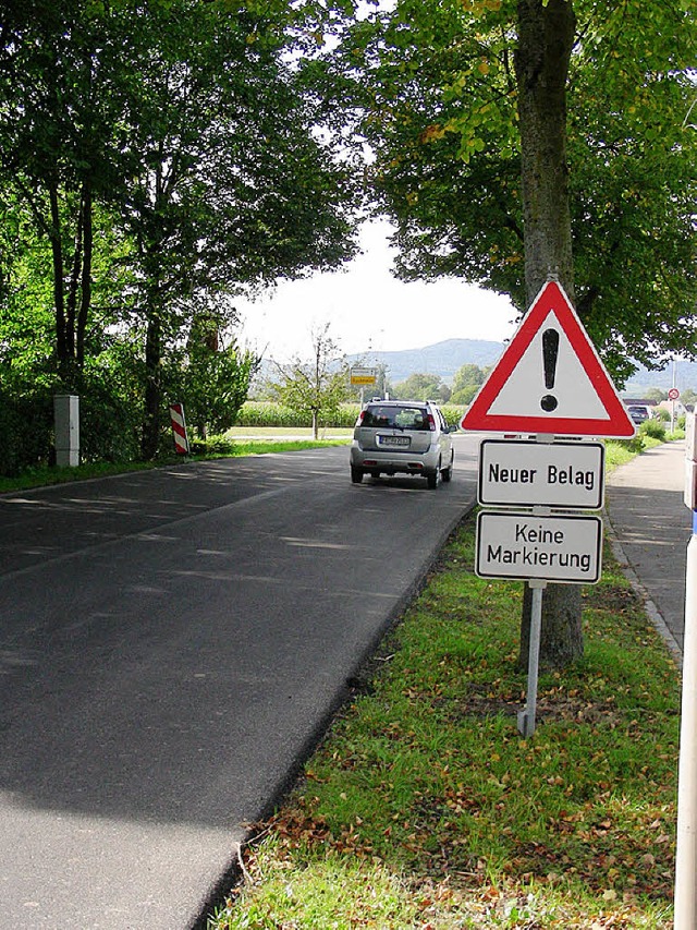 Auf der Landstrae zwischen Buchheim und Neuershausen fliet der Verkehr wieder.  | Foto: Mario Schneberg