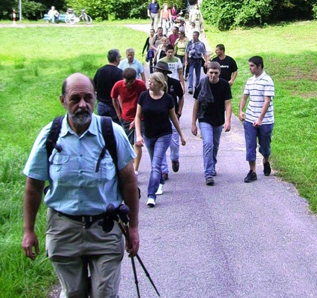 Gemeinsam wanderten Hgelbergs Feuerwehr und der Fanfarenzug beim Familientag.   | Foto: Dietrich