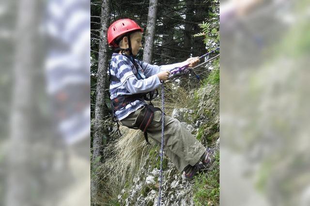 Tapfer vom Felsen abgeseilt