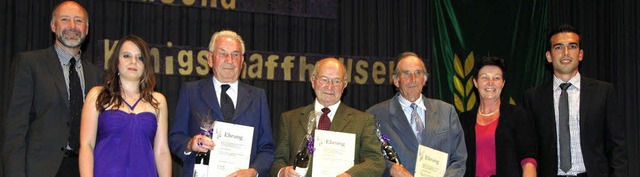 Ehrung, von links:  Brgermeister Hans...nn und  Vorsitzender Otto Mattmller.   | Foto: Vitt