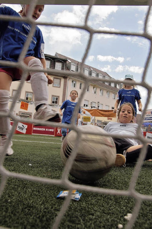 Spannende, rasante Spiele (wie hier im...onntag auf dem  Marktplatz garantiert.  | Foto: marius alexander